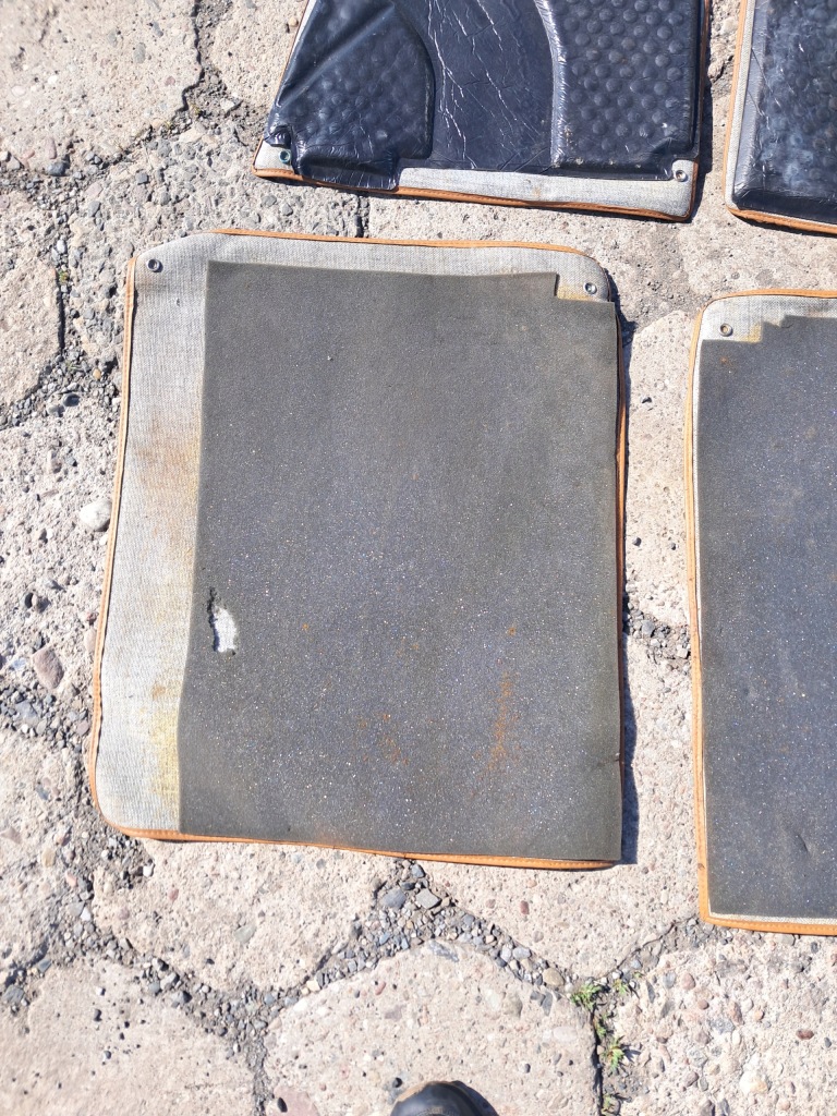 Килимки mercedes 107 sl slc 1076840330 комплект Київ