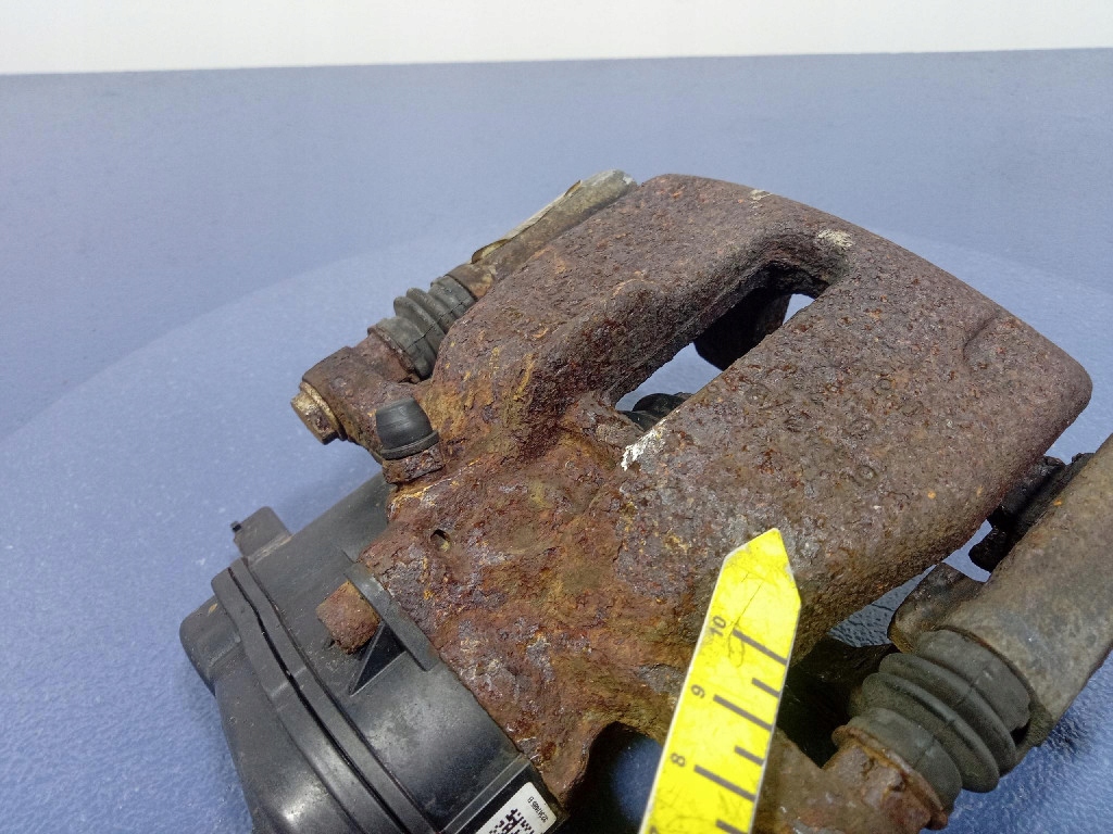 фото №6, Audi a4 b8 quattro супорт гальмівний електричний задня лівий скоба 32347485