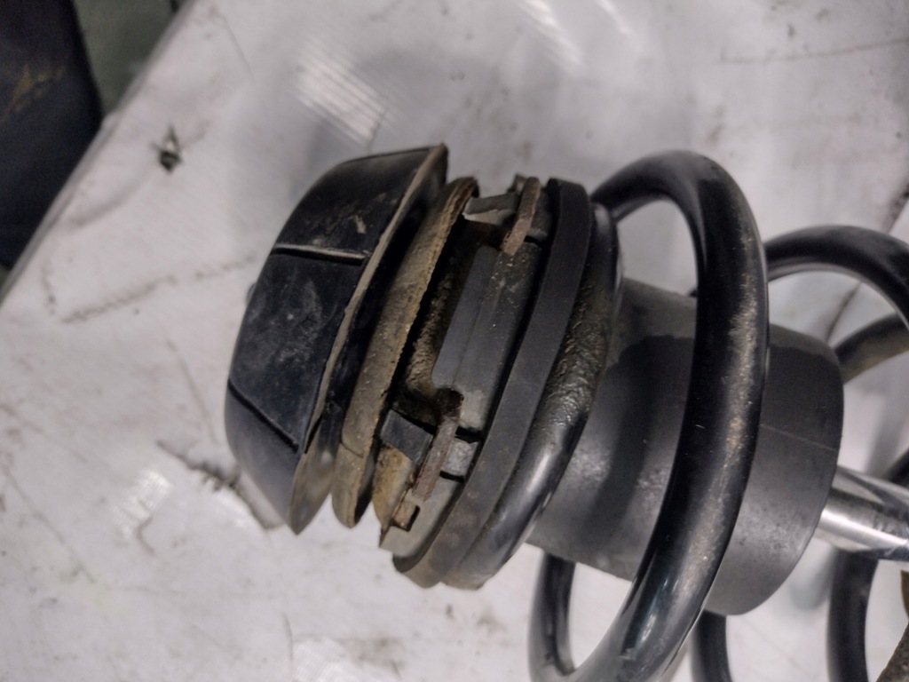 фото №12, Амортизационная стойка правый перед chevrolet lacetti 1,4 16v