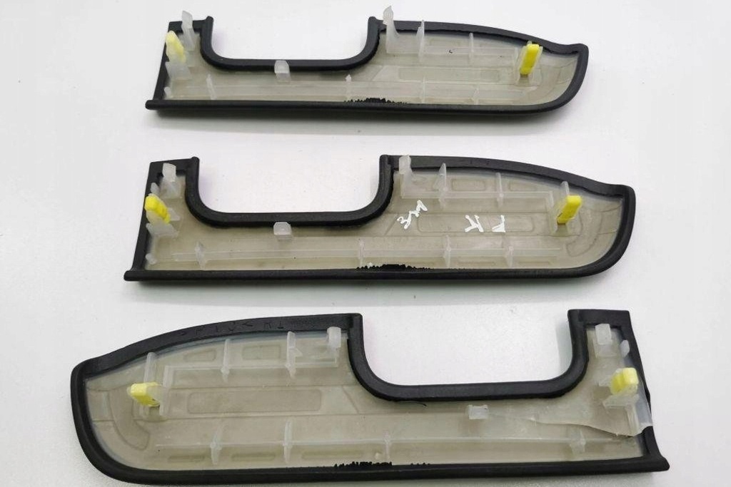 фото №8, Молдинг декоративная обшивка задних правых дверь toyota corolla _e12_