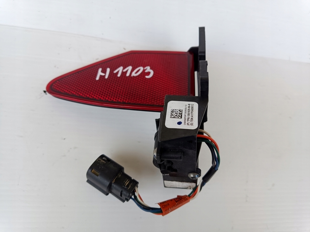 фото №1, Кришка порт заряджання tesla model s x 1061929-96-b