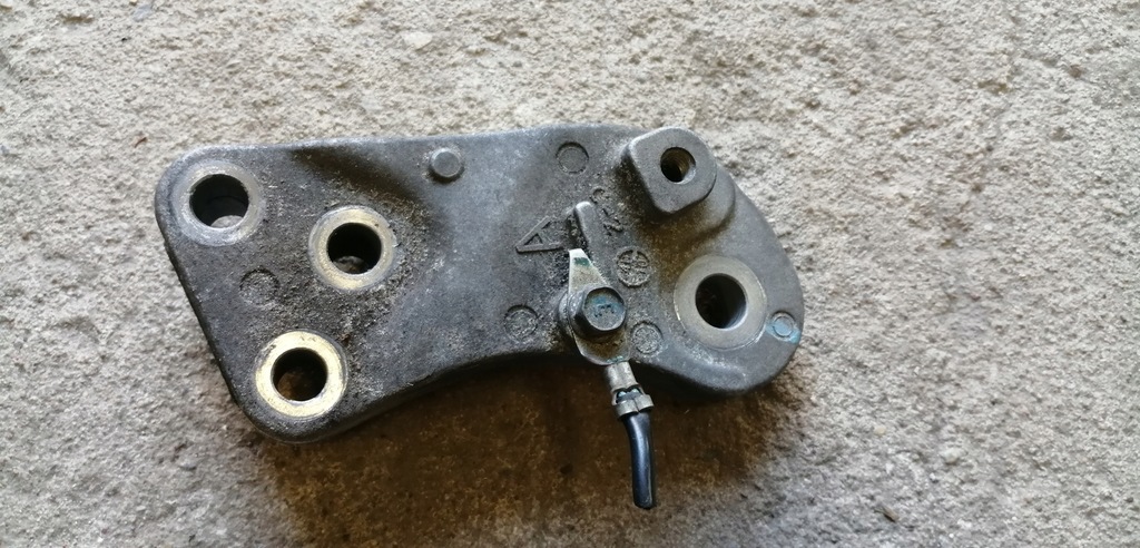 фото №1, Mitsubishi space star ii 1.0 кронштейн двигуна