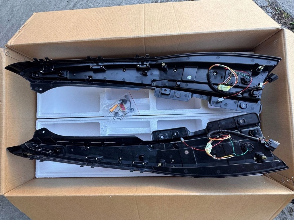 фото №10, Лампа лампи задня vland czyste eu chevrolet suburban tahoe gmc yukon 2007-14