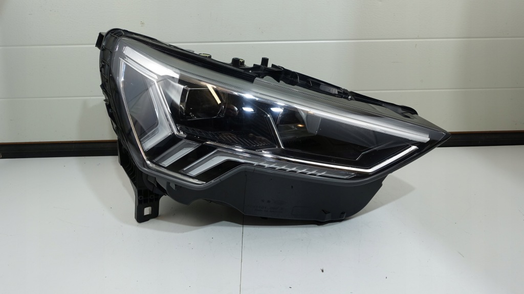 Купить Фара правый  audi q3 2 83a full led 83a941034 2018-