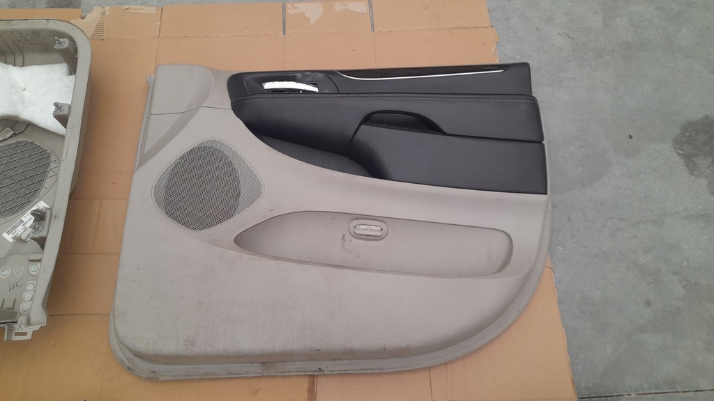 фото №12, Chrysler town country v 10- 20 обшивка дверь комплект usa