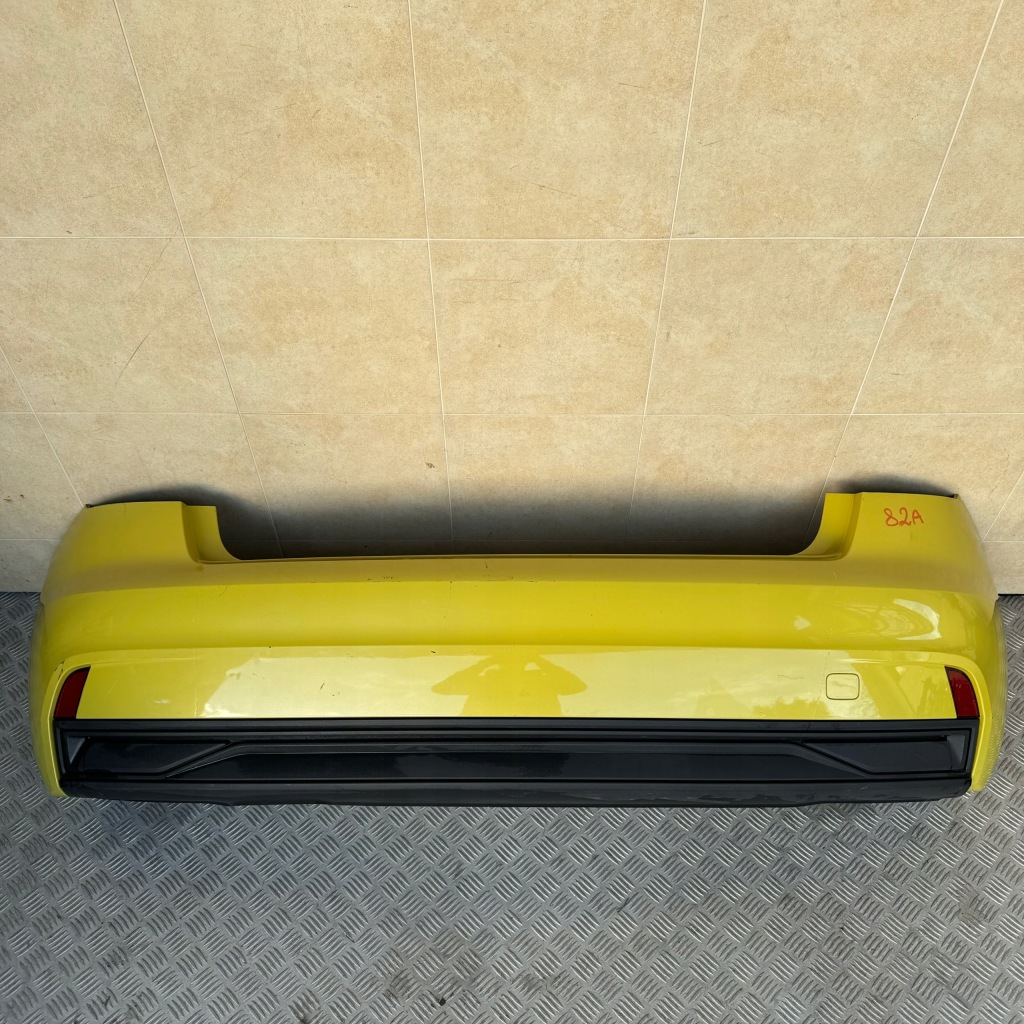 Купити Бампер задній kompletny audi a1 82a 2019 rok