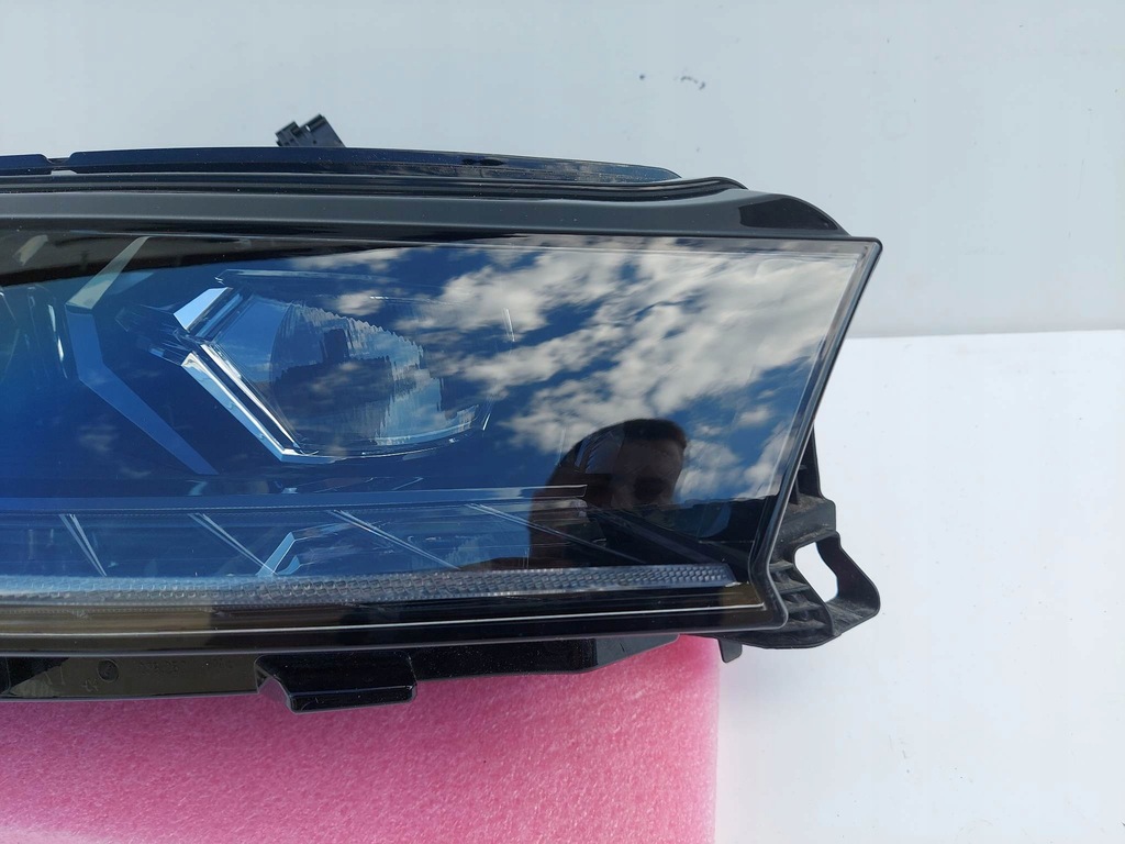 фото №7, Skoda enyaq лампа правая перед передняя full led