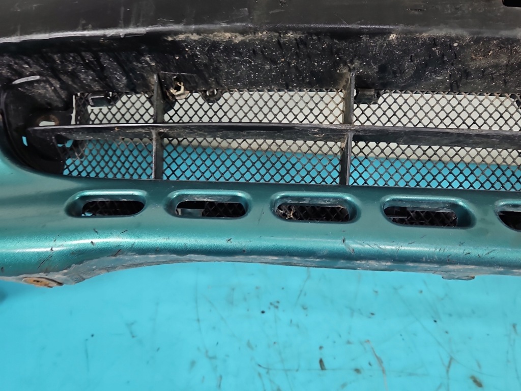 Бампер перед toyota corolla e11 97-00 зелёный 6p5 в Украине