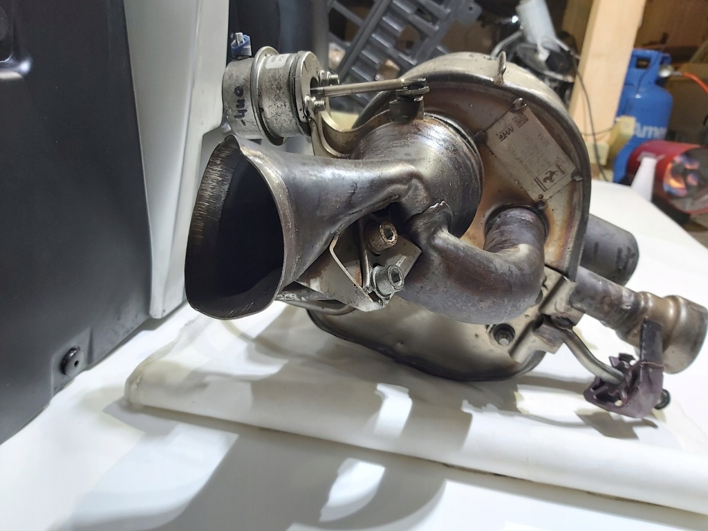 Uszk. бампер выхлоп задний  ferrari f12 berlinetta в Украине