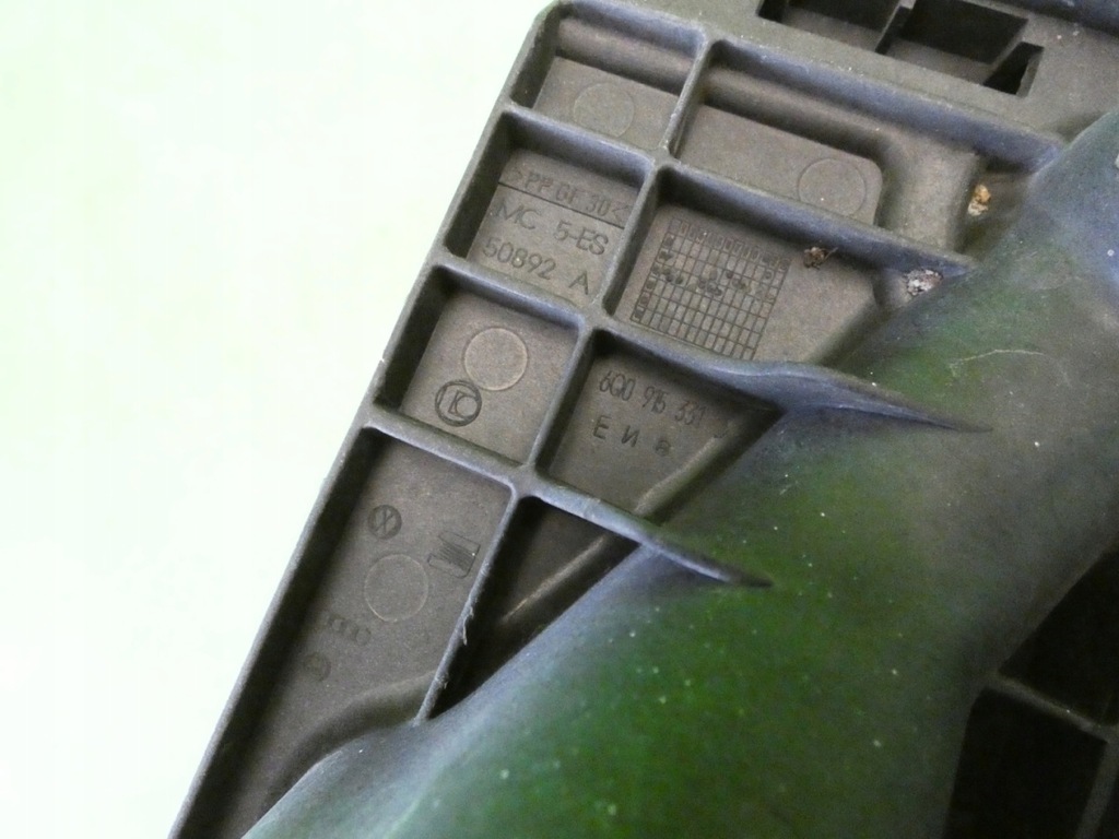 фото №7, Корпус основа акумулятор 6q0915331 seat ibiza iii 6l 1.2 12v 02-05