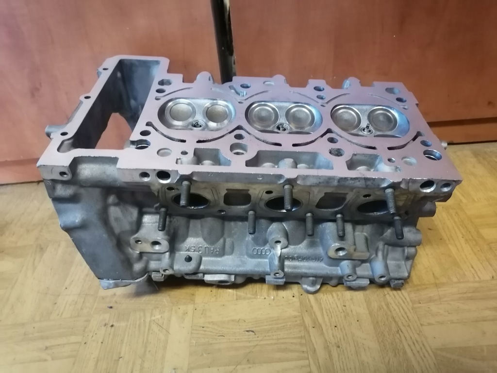 фото №1, Головка правая audi 3.2 fsi 06e103373d восстановленная