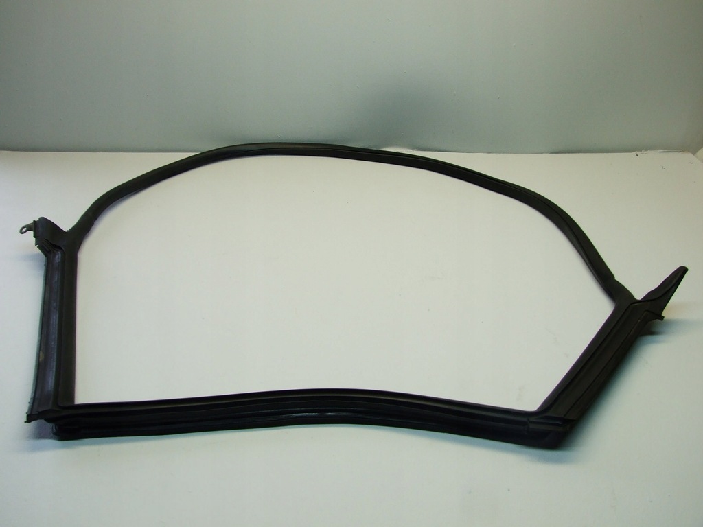 фото №1, Прокладка дверь правый задняя audi a5 8t8833708c