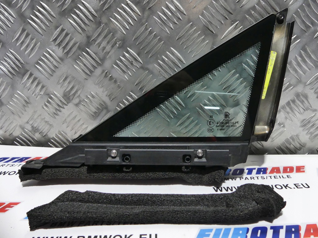 фото №1, Rolls royce wraith rr5 стекло правый перед треугольник оригинал