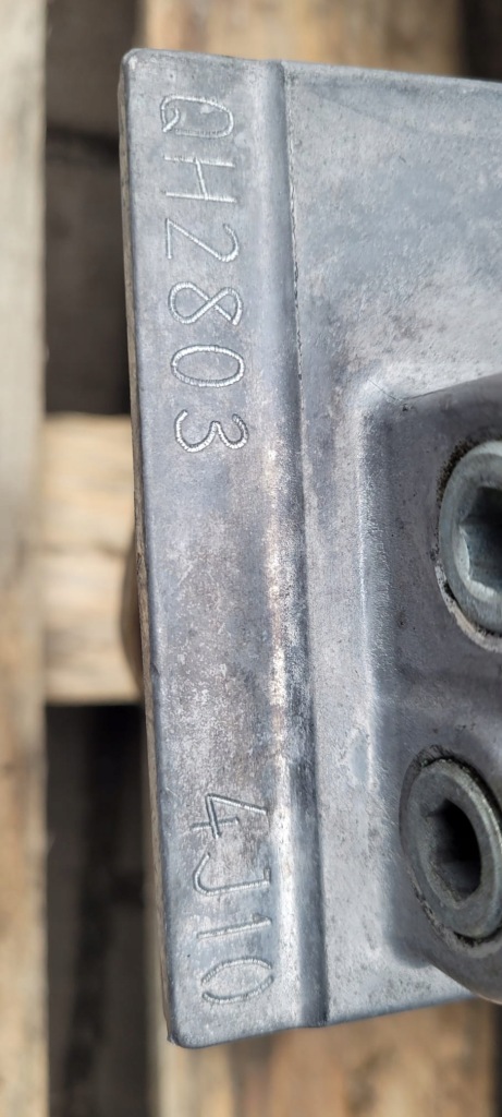 Двигун стійку  mitsubishi 4j10 4x4 1.8 mivec Недорого