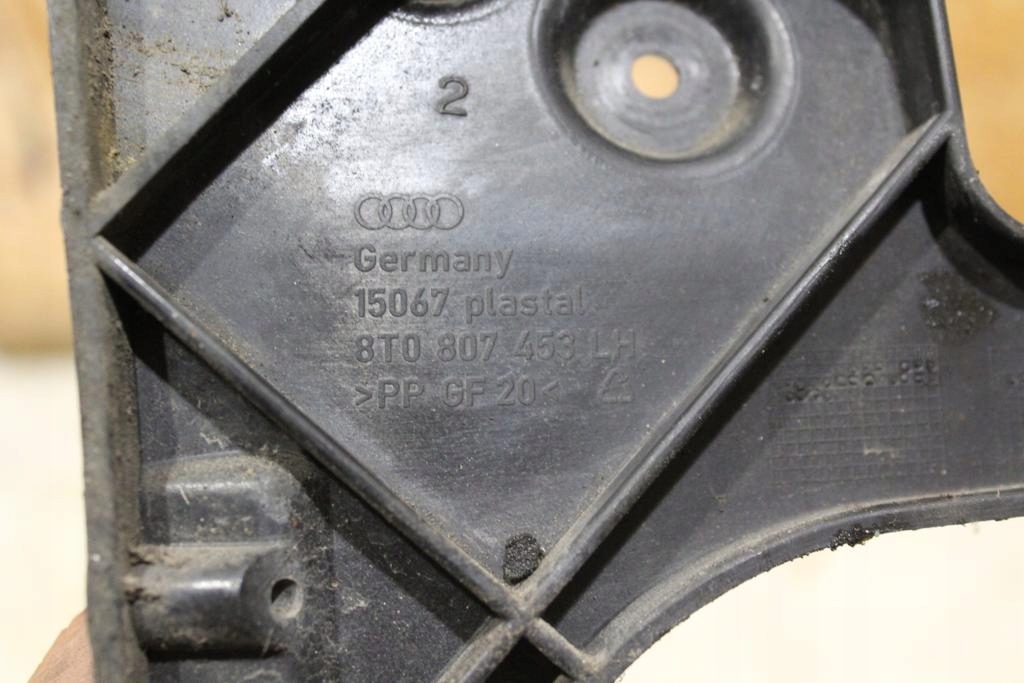 Купить Направляющая бампера левый задняя audi a5 8t 8k0121164e