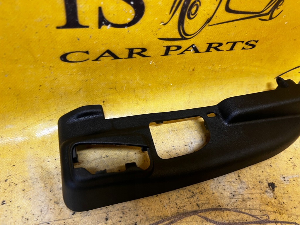 фото №4, Защита направляющая сиденье правая renault megane iv