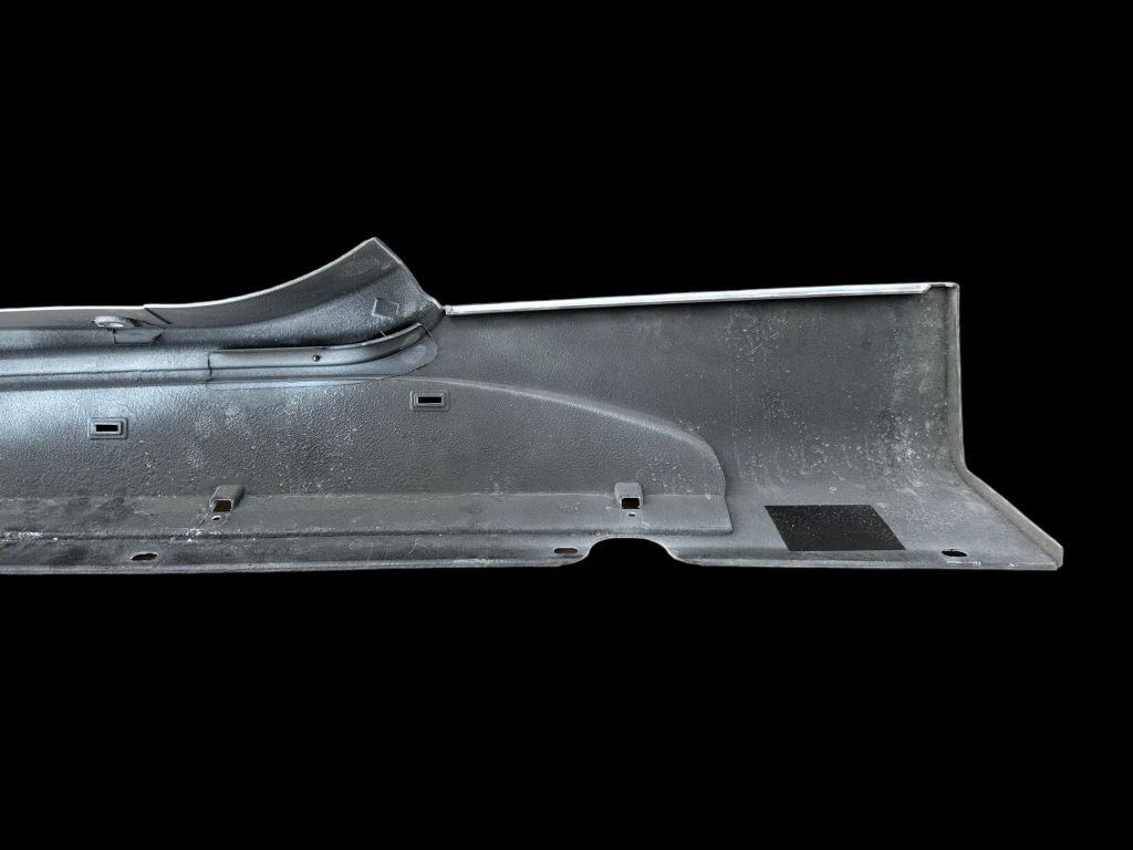 Maserati granturismo молдинг порог rh 83614900 980145389 Недорого