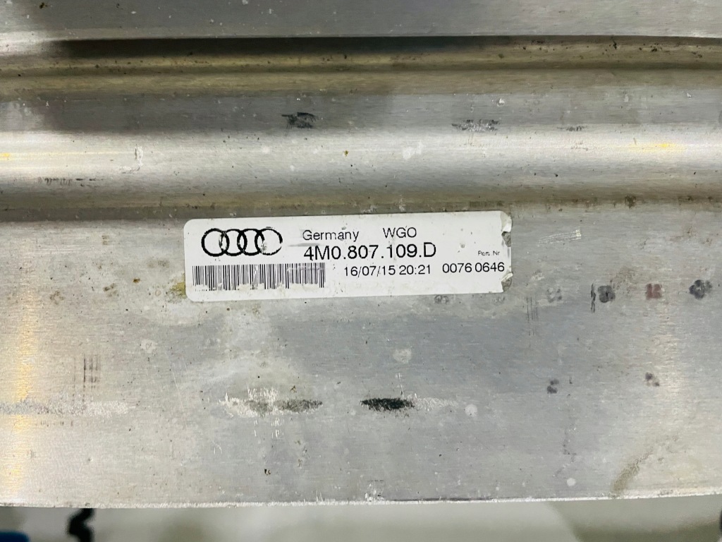 Купити Audi q7 4m0 ремінь перед підсилювач балка оригінал  2015-2019 рік