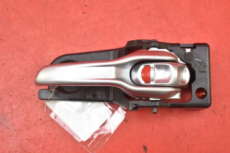 фото №1, Ручка внутренняя левая перед jeep cherokee kl 16r