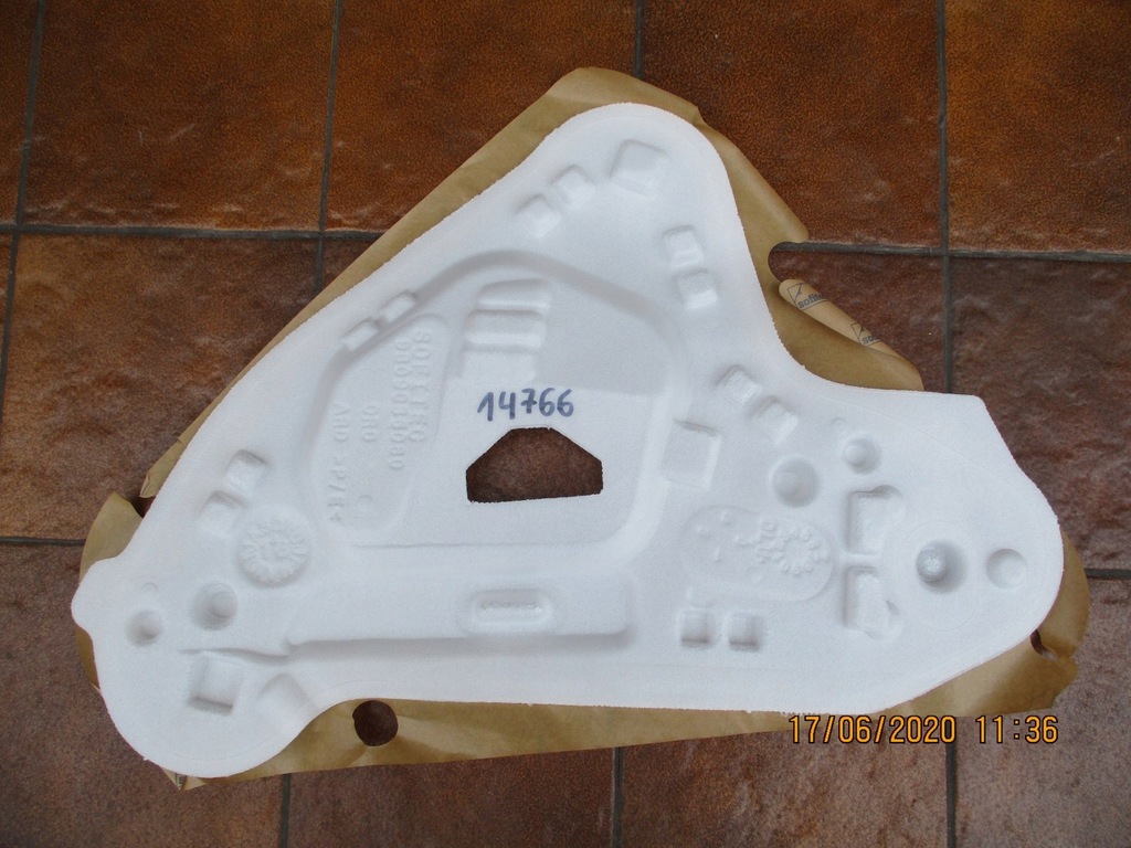 фото №1, Peugeot 308 ii шумоизоляция дверь перед