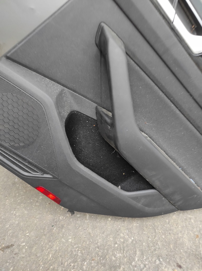 фото №13, Обшивка двері правий задня volkswagen arteon