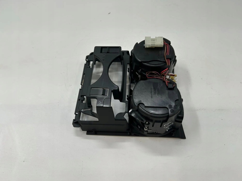 фото №7, Bmw 7 g11 g12 кронштейн na кружка w desce приборной панели 7944194 2020