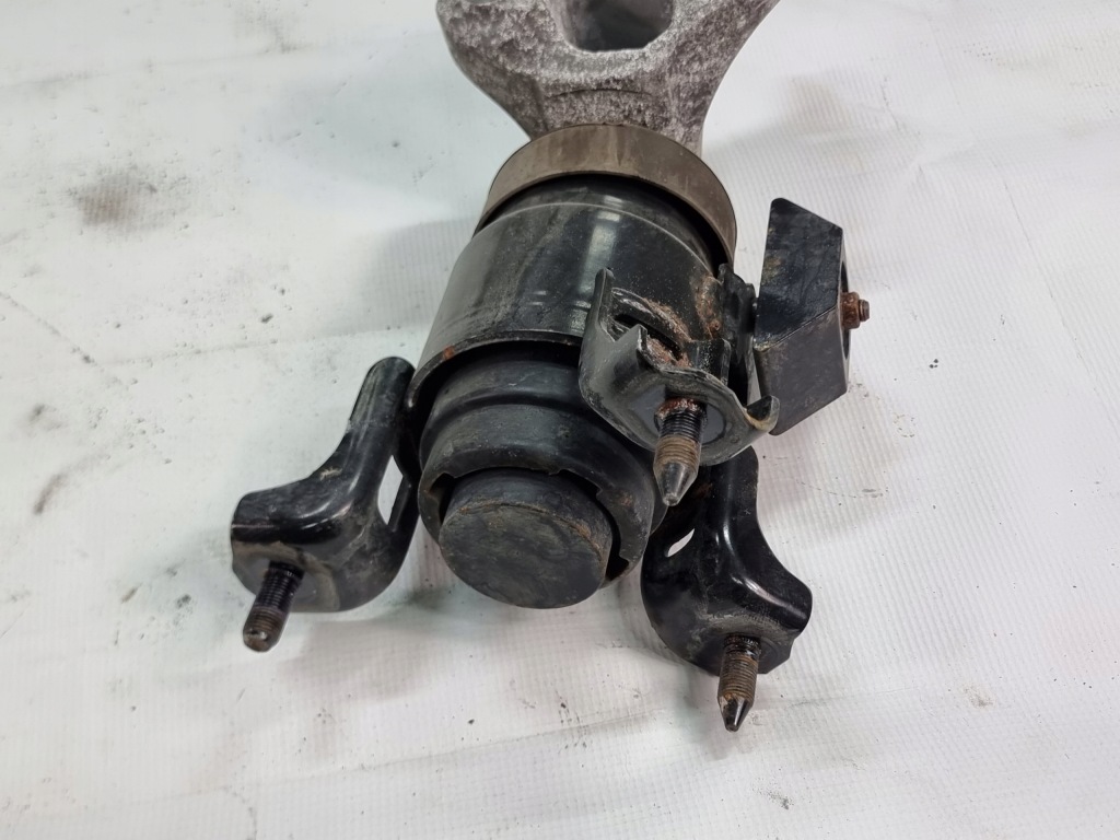 Toyota sienna 2.5 hybrid xl40 xse limited подушка кронштейн двигуна 2022- Зі Шроту