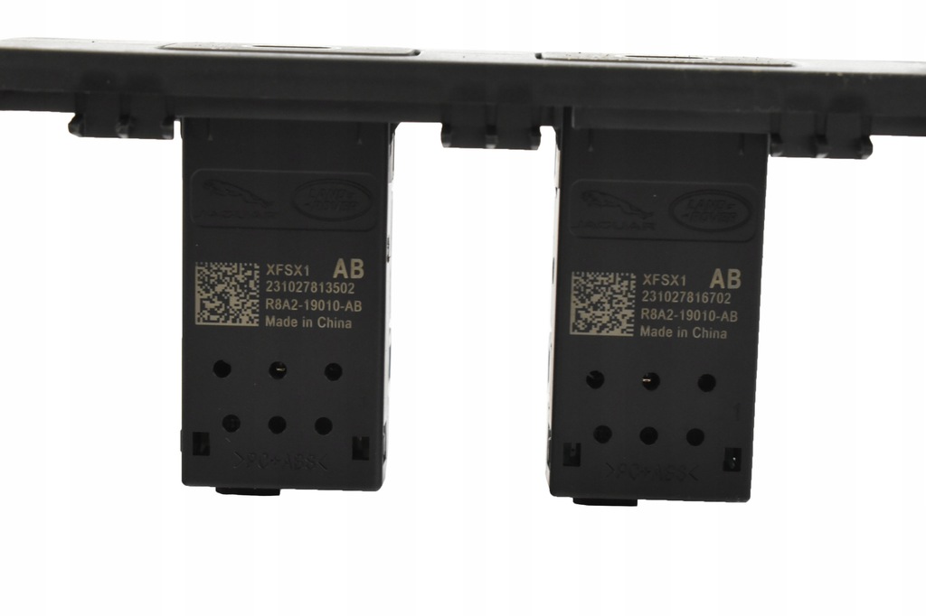 фото №5, Панель port разъём usb c задняя r8a2-19010-ab range rover velar l560