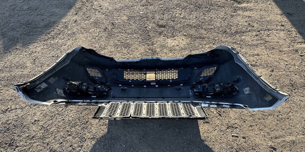 Бампер перед передний jeep grand cherokee 6.4 srt wk2 2014+ в Украине