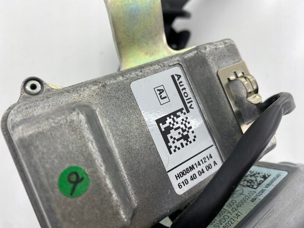 фото №7, Pas безопасности правый перед mercedes-benz w204 - комплект