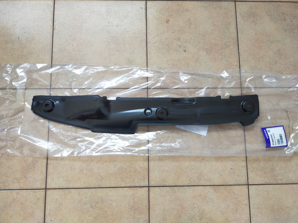 фото №1, Volvo xc40 - молдинг вертикальная прокладка дверь lp 31442797