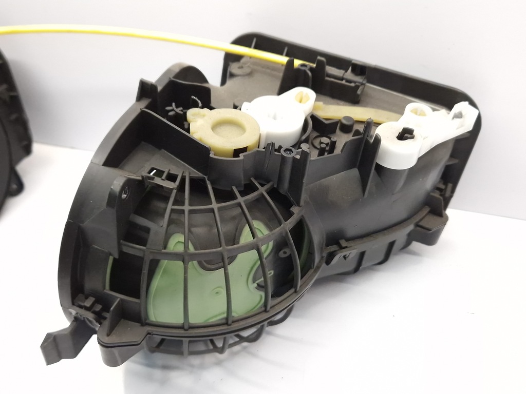 фото №6, Renault scenic 3 - кришка обдув - трос обдув