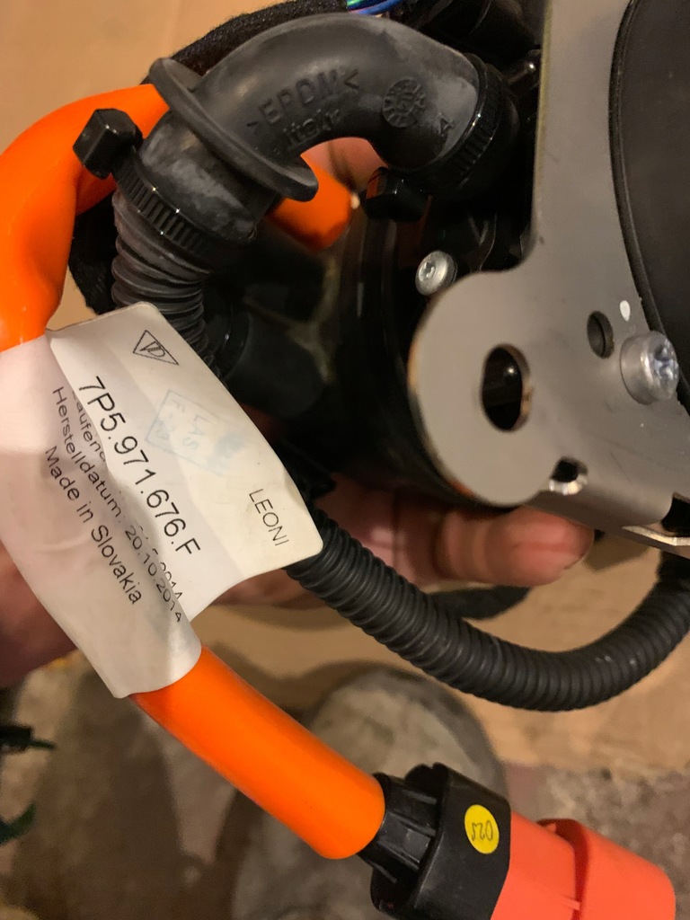 фото №6, Porsche cayenne 7p5 разъём зарядки 7pp915950ar