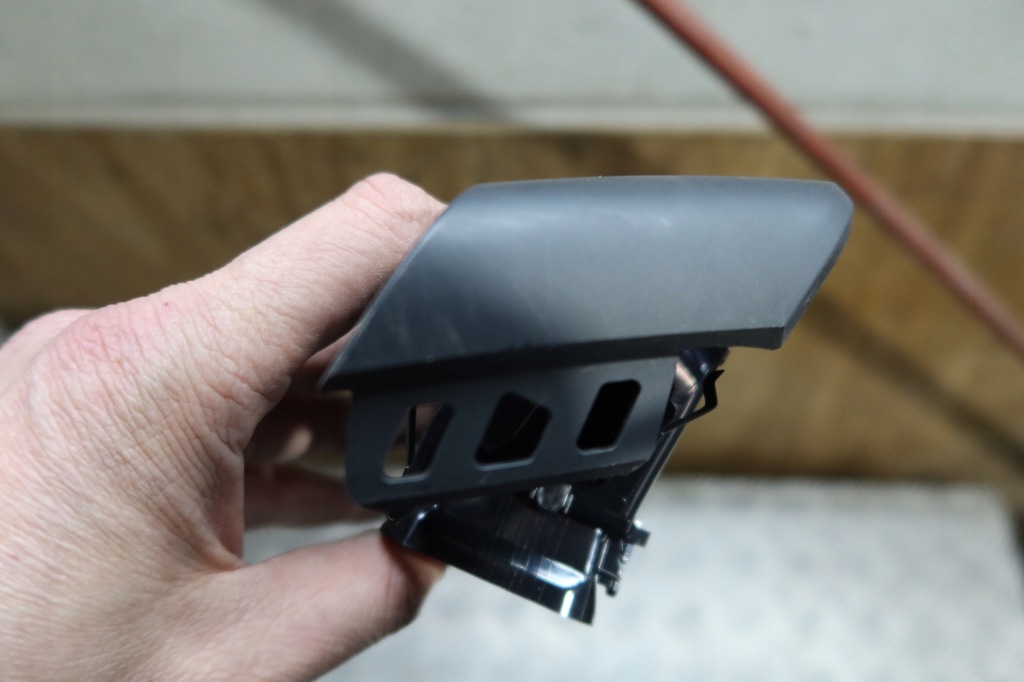 фото №7, Решітка обдув ліва clio v 687611283r