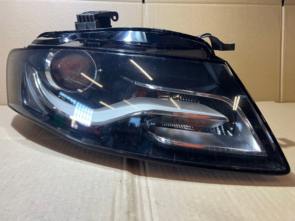 Купить Audi a4 b8 фара ксенон правая  перед правый  передняя led