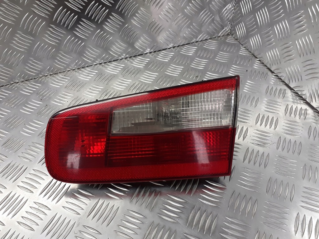 фото №1, Лампа правая задняя w крышка багажника laguna ii 8200002476