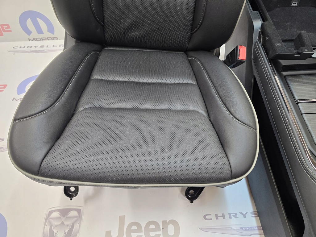 фото №9, Ram dodge ram 21-24 limited сиденье сиденья заднее сиденье czarna кожа haftowana