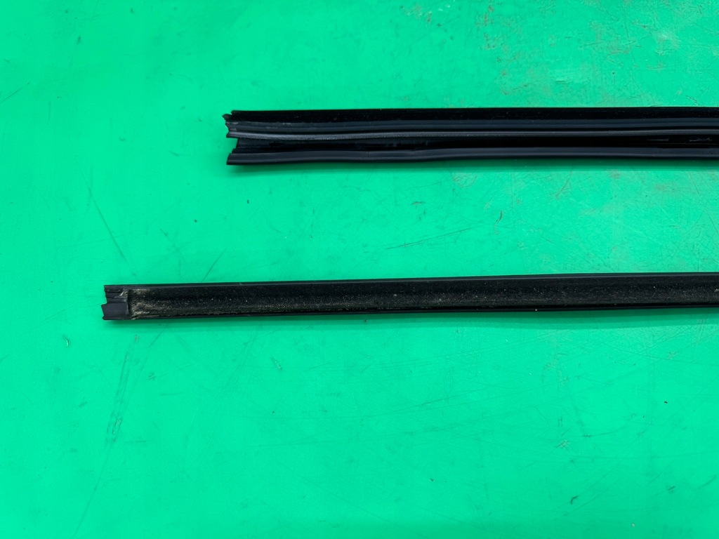 фото №8, Молдинг дверь уплотнитель левая наружная + внутренняя volvo c30 06-