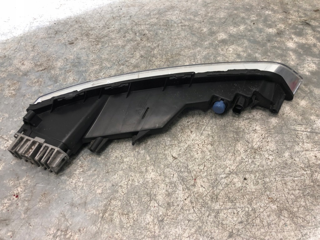 Фара поворотник led drl правый porsche cayenne 7p5941182j с Разборки