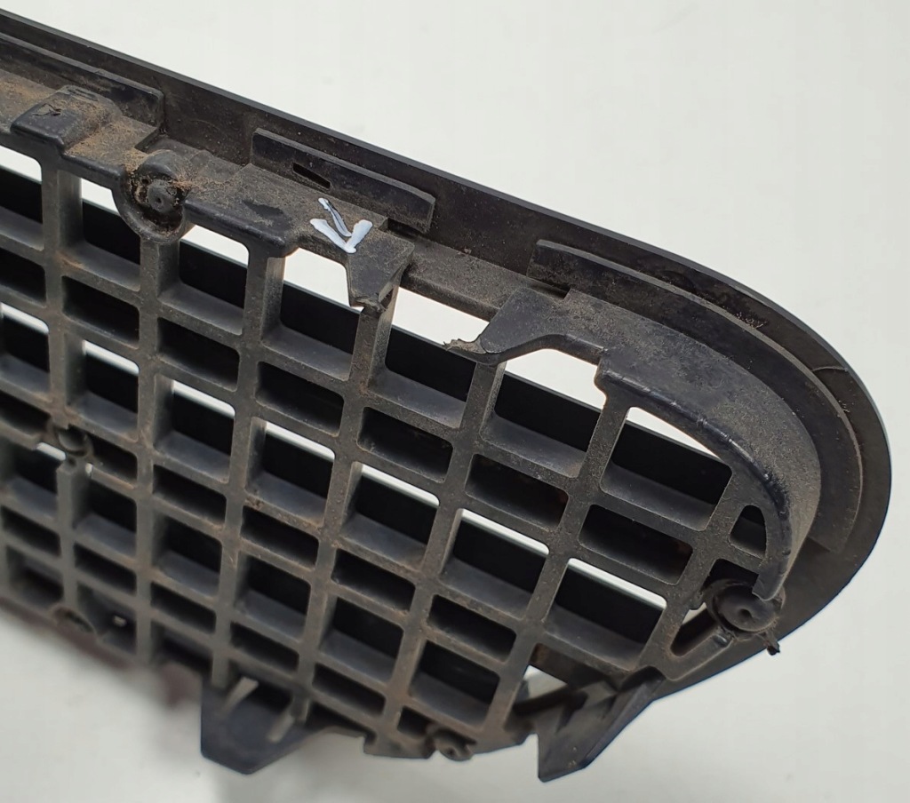 Решётка впуск решётка  капота bmw 7 e65 в Украине