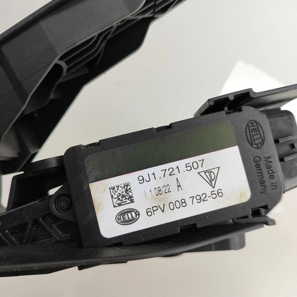 фото №8, Porsche taycan 9j1 2022 педаль газа / ускорения