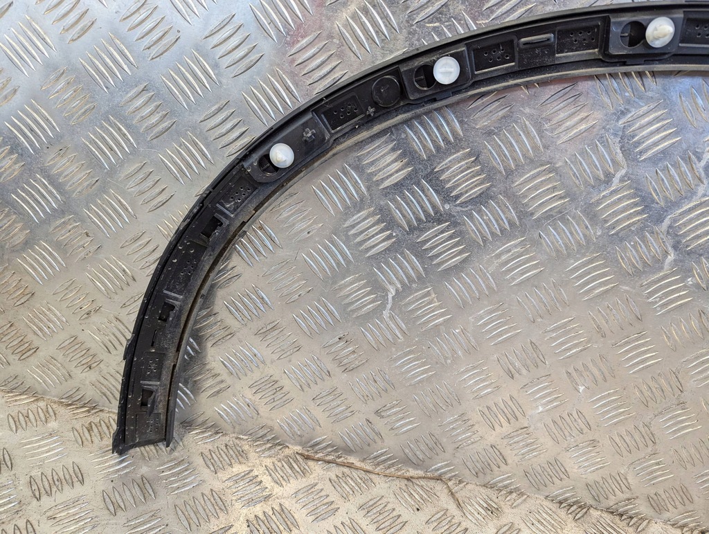 фото №7, Volvo xc40 2017-2025 молдинг крыла перед правая