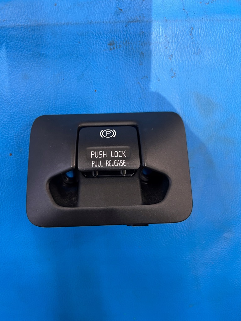 фото №1, Volvo v60 lift кнопка тормоза ручного 31343242
