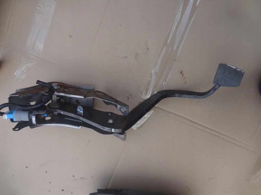 фото №1, Педаль сцепления toyota hilux viii 16r-