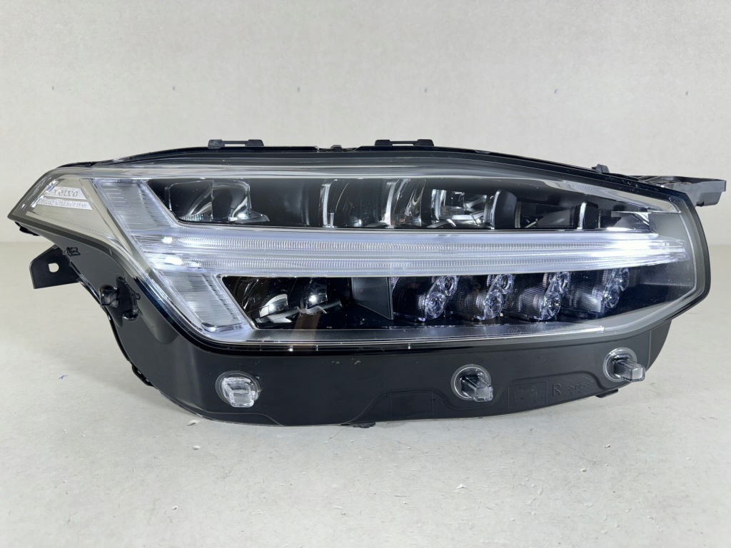 Купить Volvo xc90 full led active high beam рестайлинг  фара правый  перед eur - хорошее состояние