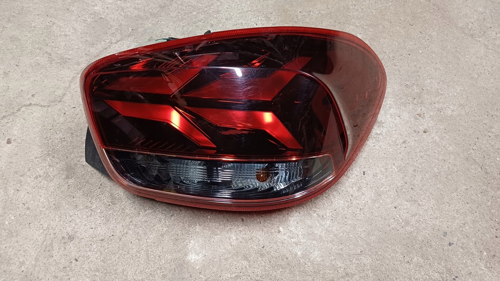 фото №1, Dacia spring лампа права задня задня 265507370r