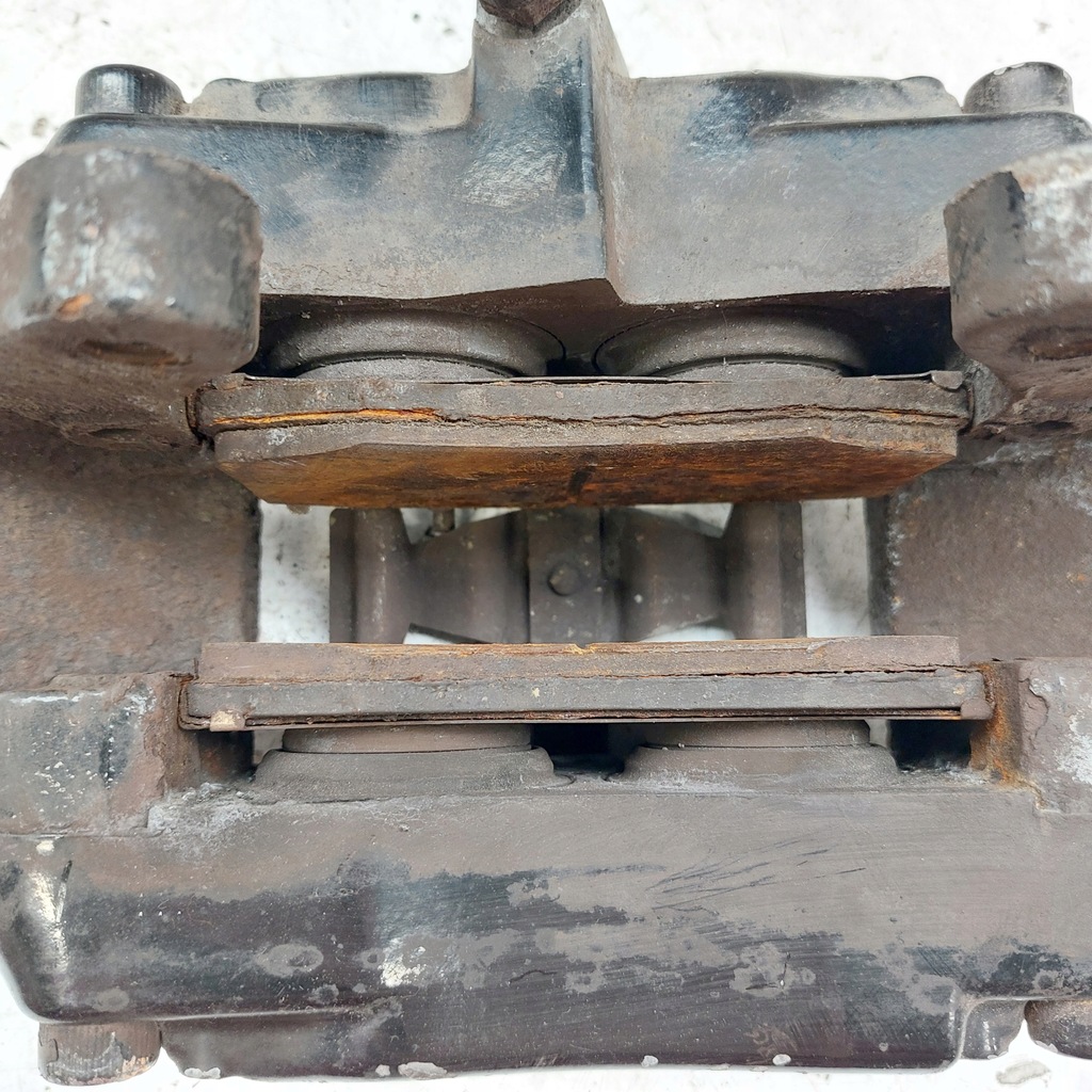 фото №7, Mercedes w211 w220 суппорт тормозной правый перед brembo 20704704