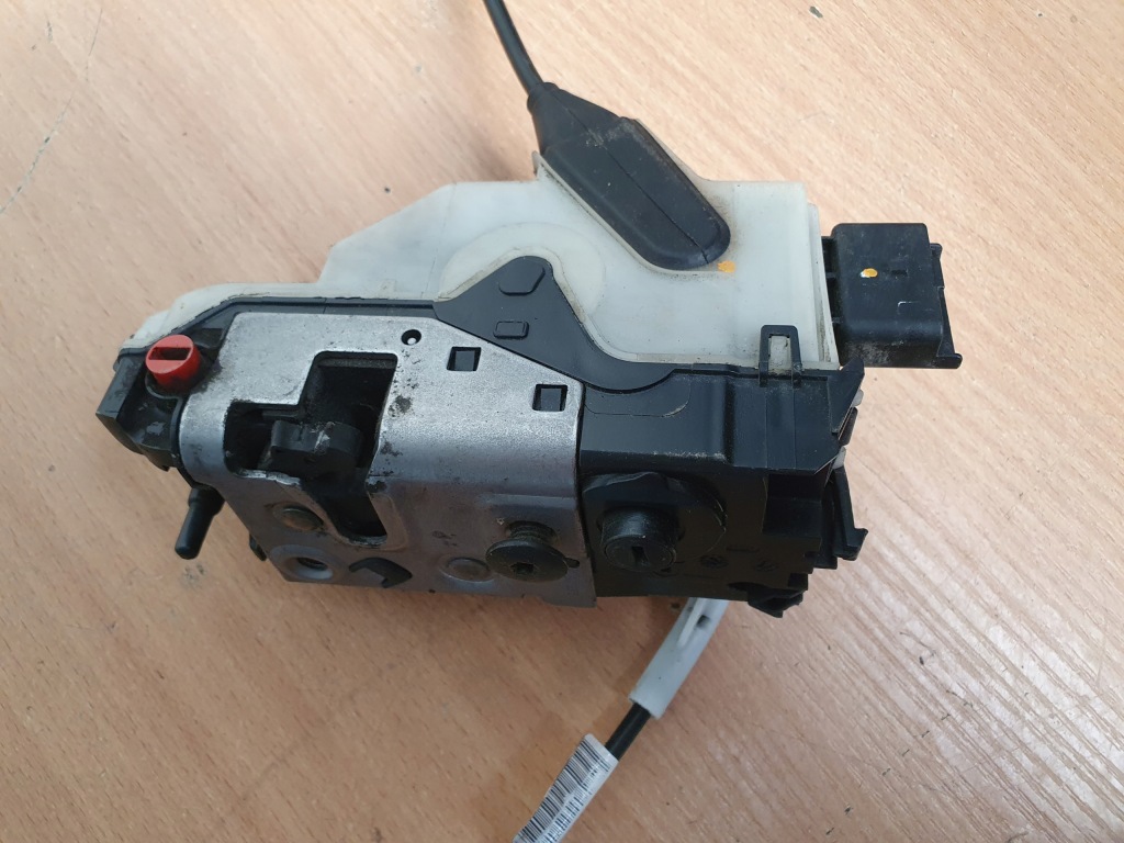 фото №8, Замок дверь левый задняя 5d peugeot 208 i 9812501280