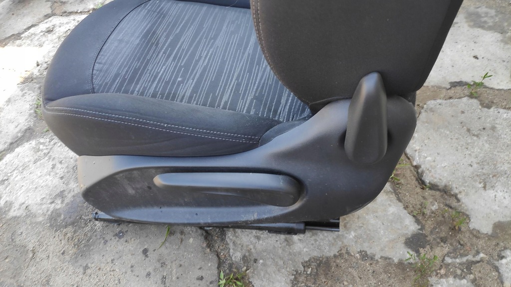 фото №8, Сидіння лівий перед eu peugeot 208 i
