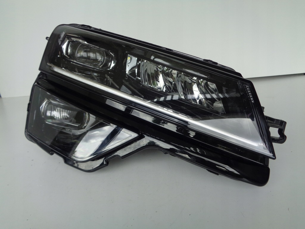 фото №1, Лампа правая фара skoda karoq 57a 17- full led